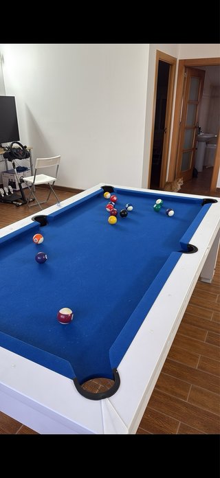 Mesa de billar blanca