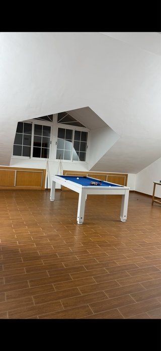 Mesa de billar blanca