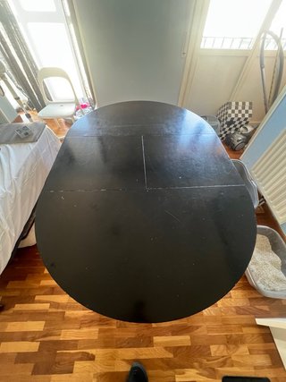 Mesa de comedor extensible blanca y negra