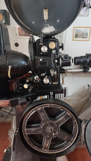 Proyector Cine 35mm Carbones Completo