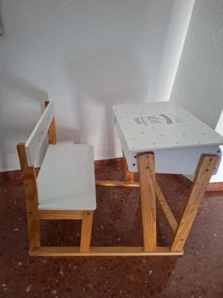Escritorio infantil con banco