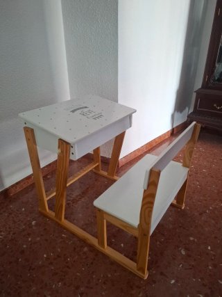 Escritorio infantil con banco