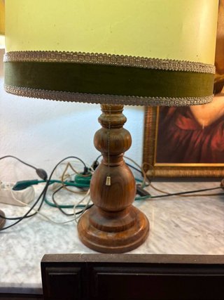 LÁMPARA DE MESA CLÁSICA
