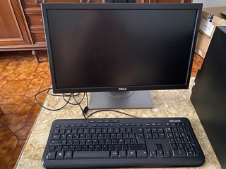 Computadora Dell con Teclado Microsoft