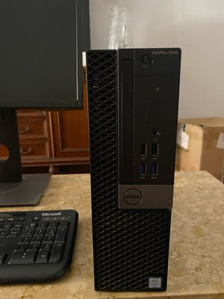 Computadora Dell con Teclado Microsoft