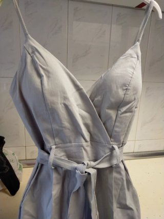 Mono azul de tirantes con cinturón talla 36 ,38 .