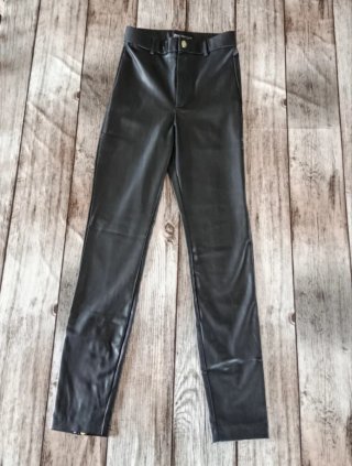 Pantalón de cuero de Zara