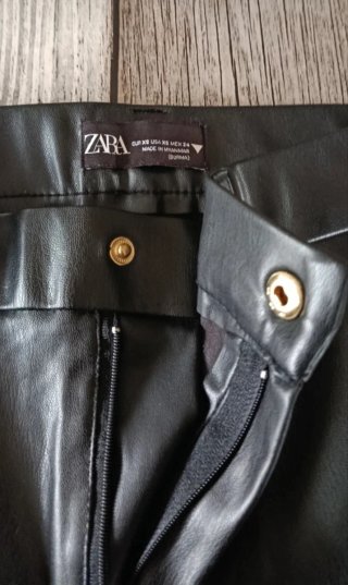 Pantalón de cuero de Zara