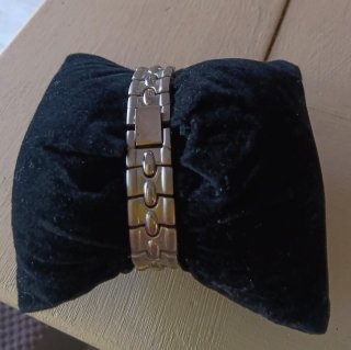 Reloj de pulsera plateado para mujer