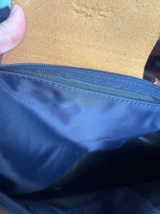 Bolso azul marino, un solo uso