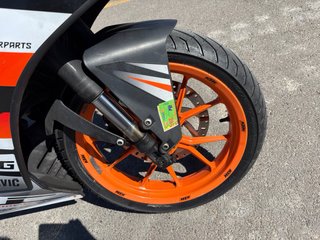 KTM RC 125 Negra y Naranja