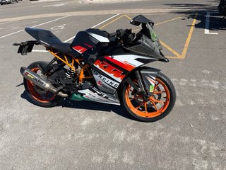 KTM RC 125 Negra y Naranja