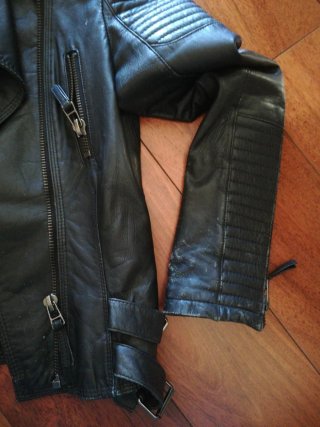 Chaqueta de cuero negra