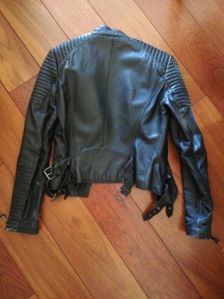 Chaqueta de cuero negra