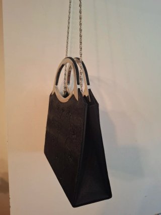 Bolso de fiesta negro y plateado