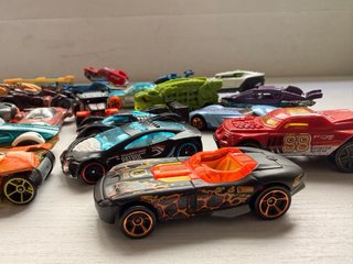 Lote 1 Coches Hot Wheels 25 Unidades