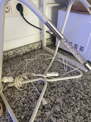 Lámparas de mesa IKEA metal y plástico