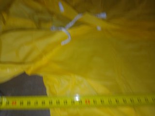 Chubasquero amarillo talla única pantalón verde L