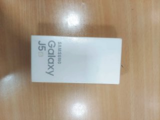 Samsung Galaxy J5 16GB Dorado/Plateado