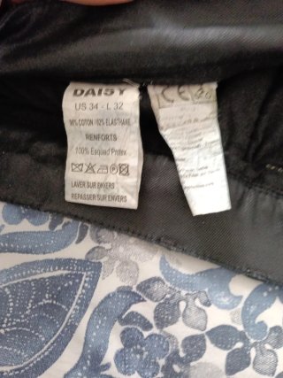 Pantalones negros efecto piel