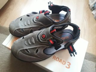 Sandalias Marrones y Rojas Talla 42