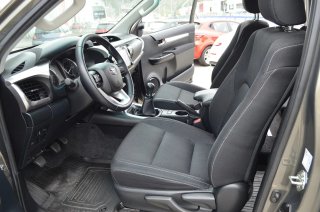 Toyota Hilux 4X4 D4D Cabina VX Comfort+Camara+USB