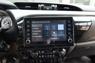 Toyota Hilux 4X4 D4D Cabina VX Comfort+Camara+USB