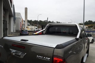 Toyota Hilux 4X4 D4D Cabina VX Comfort+Camara+USB