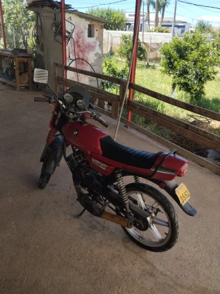 Puch Monza Roja y Negra