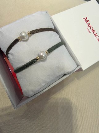 Pulsera Majorica elástica perla plata y baño de or