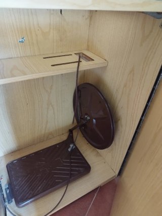 Máquina de coser Wertheim IZ junto con el mueble