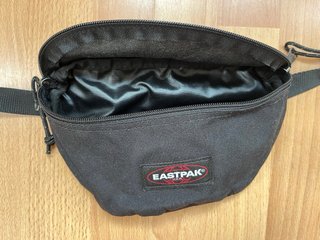 Riñonera Eastpak Springer Negra