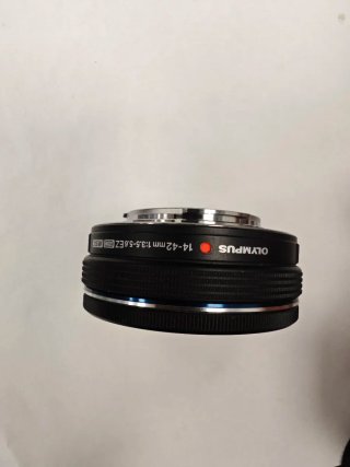 Olympus M.Zuiko 14-42mm f/3.5-5.6 EZ