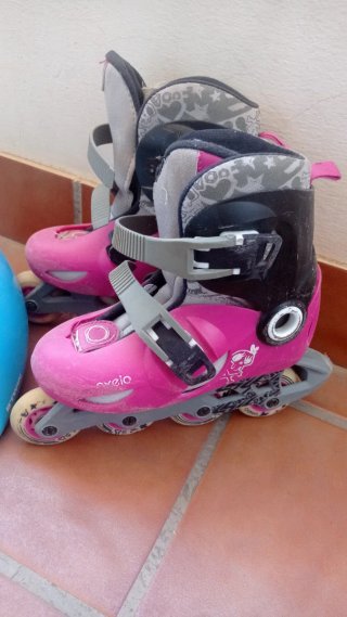 Patines Talla 30-32 y Casco Azul