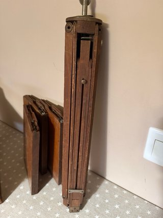 Cámara Antigua de Placas de Madera