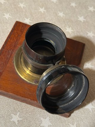 Cámara Antigua de Placas de Madera