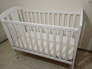 Cuna Micuna blanca con osito + colchón