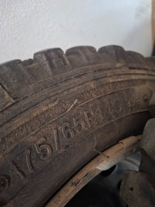 Llantas y neumáticos