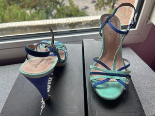 Sandalias de tiras azul y verde agua