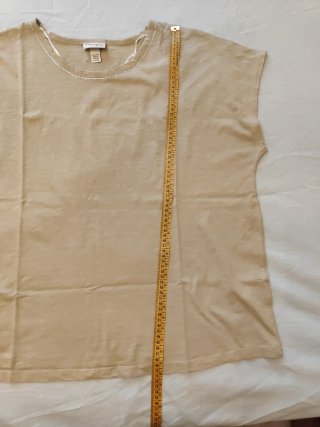 T-shirt donna beige con applicazioni