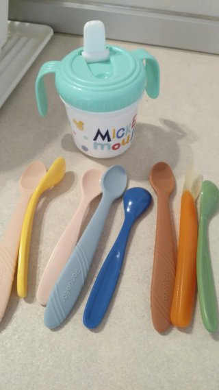 Lote alimentación bebé: vaso y cucharas