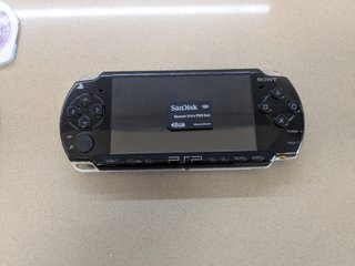 2 PSP 2004 Nere in vendita