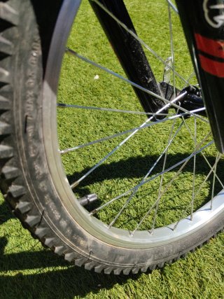 Bicicleta roja Btwin
