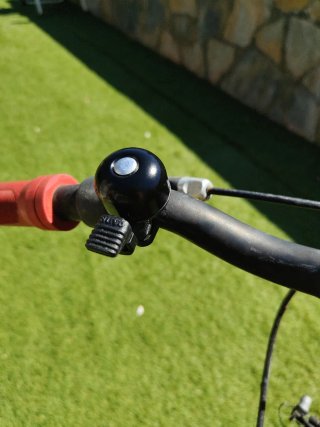 Bicicleta roja Btwin