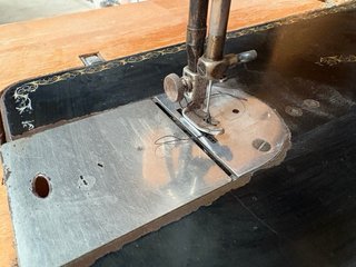 Máquina de coser SINGER antigua