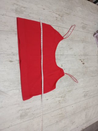 Top rojo con tirantes