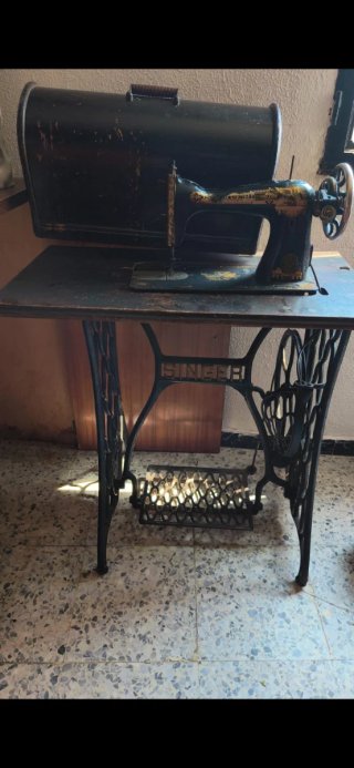 Máquina de coser Singer antigua