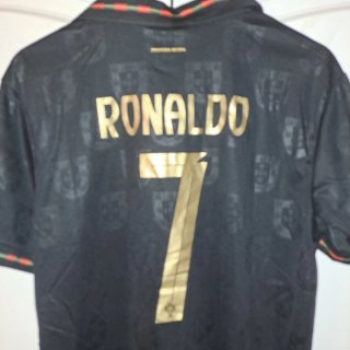 Camiseta Portugal Puma Negra y Dorada Talla L