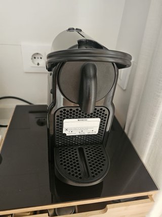 Cafetera Nespresso Negra