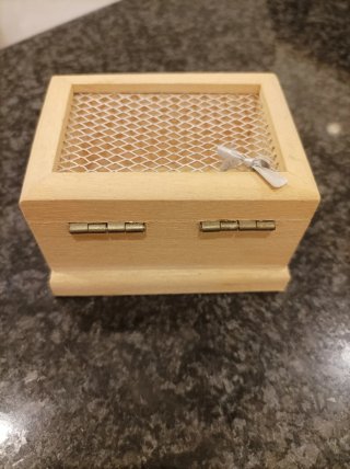 Cajita pequeña de madera
